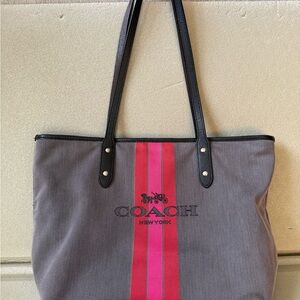 Coach Horse & Carriage Leather & Woven Tote Gray & Pink Stripes Zipper & Straps